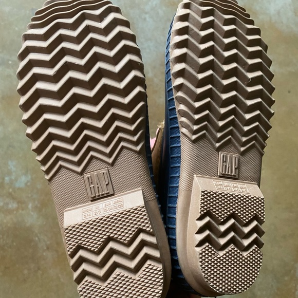 The Gap shearling lined rain boots - Picture 4 of 5